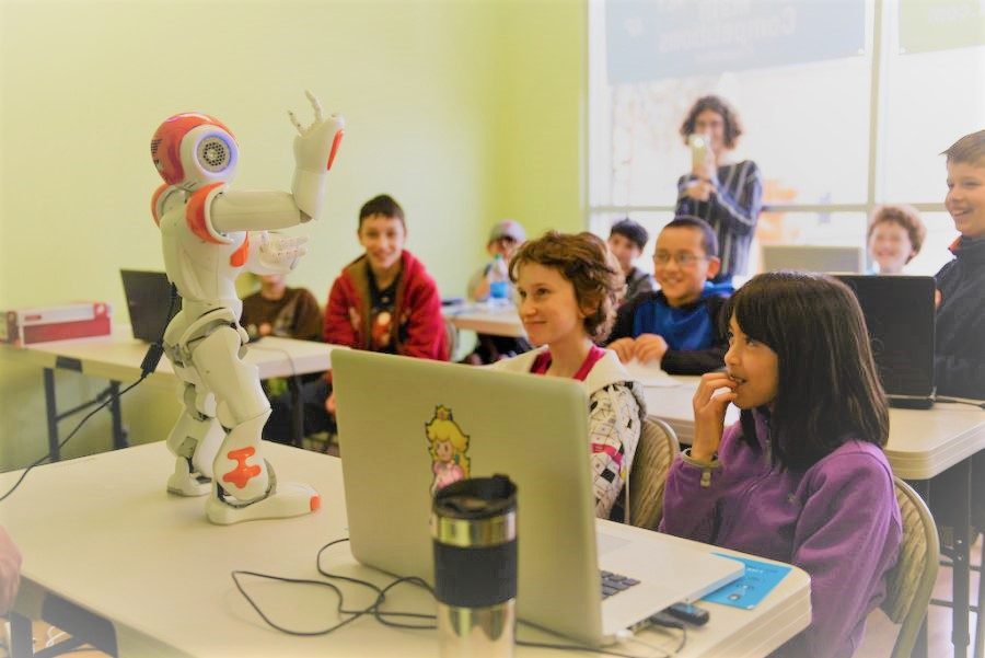 Humanoid Robot Teacher